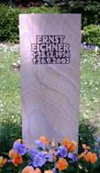 Flamingo-Sandstein geschliffen, Inschrift vertieft erhaben