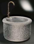 freistehender Brunnen/Bullstones-Granit
